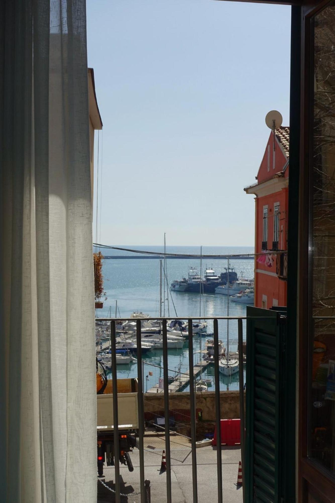 Ninina Boutique Suites Salerno Exterior photo